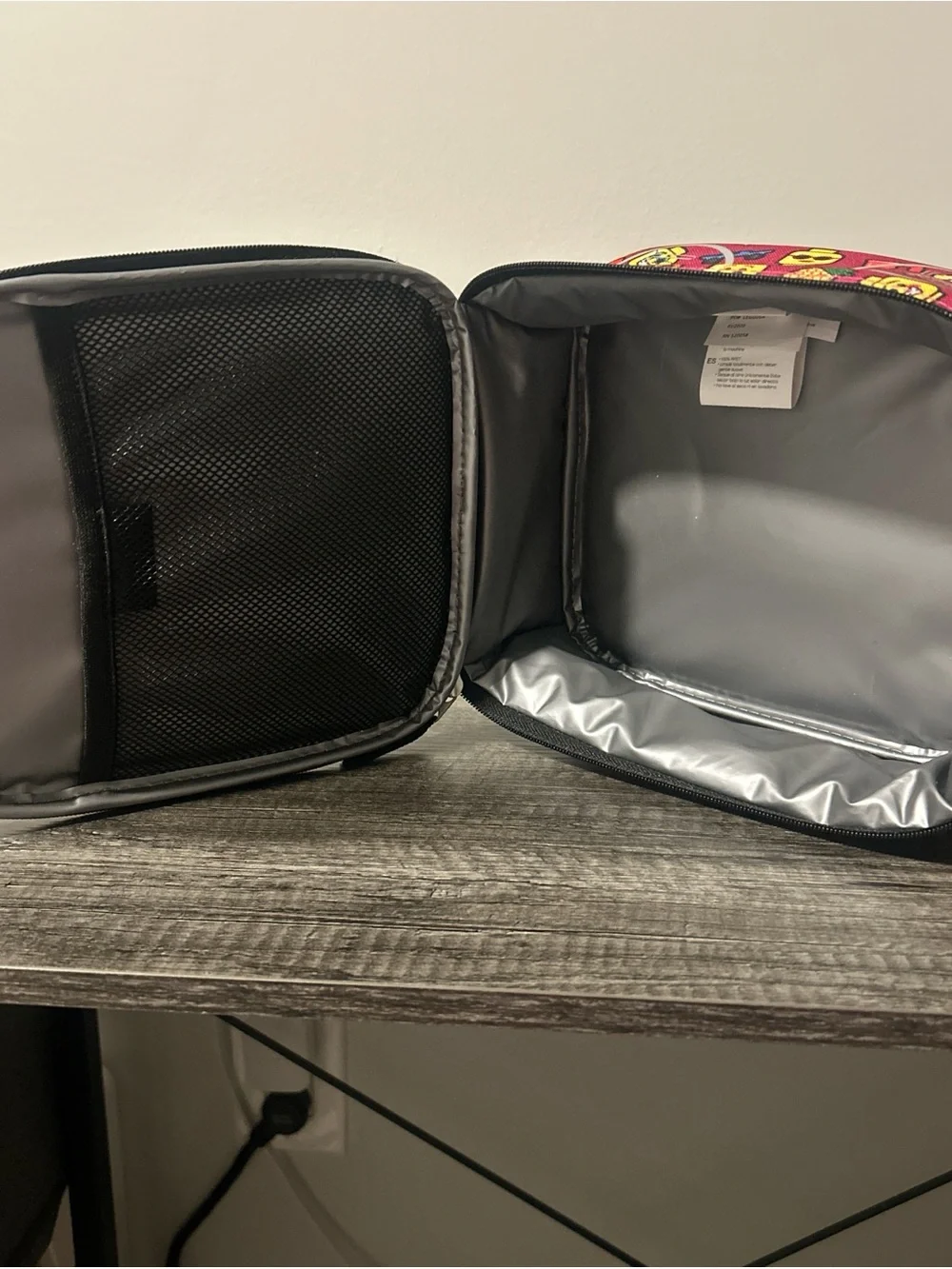 LEGOLAND magenta insulated lunch bag  with zipper closure